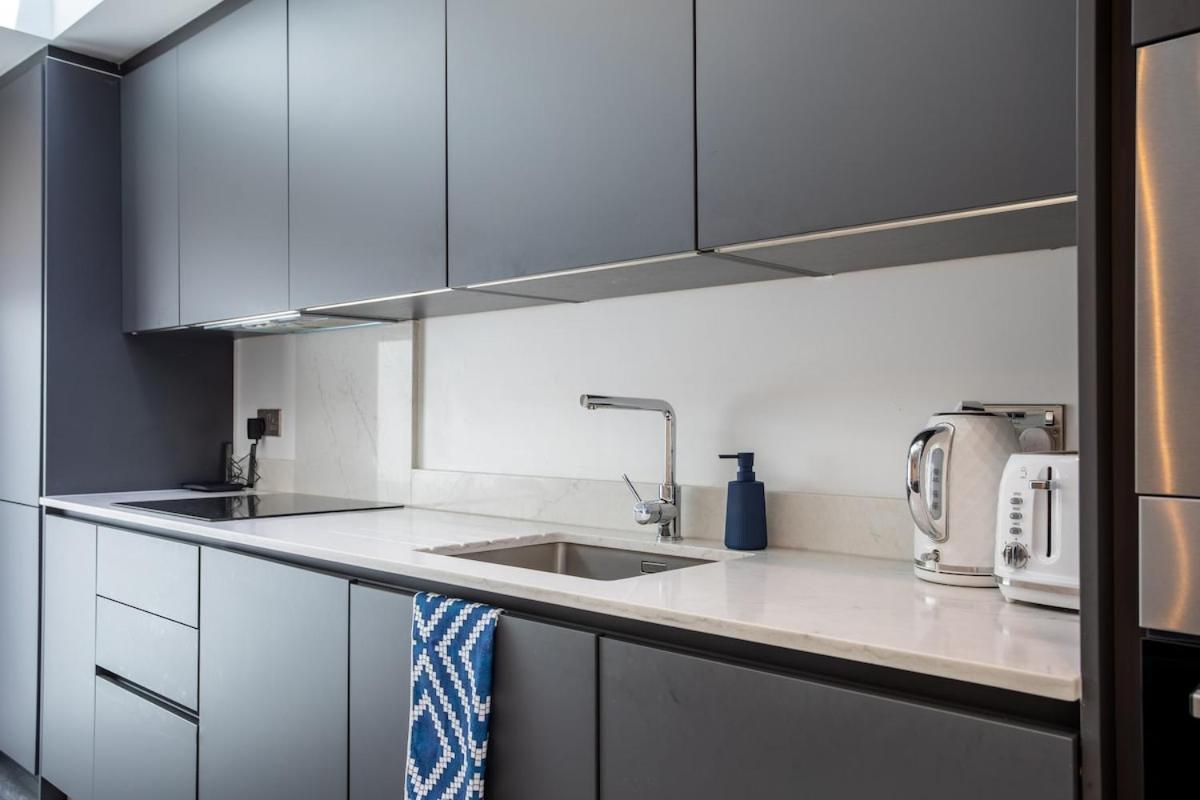 Stylish 2-Bed Flat In The Heart Of West Hampstead Daire Londra Dış mekan fotoğraf